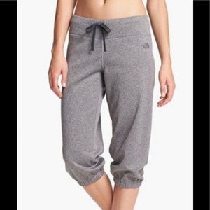 The North Face cropped sweatpants S